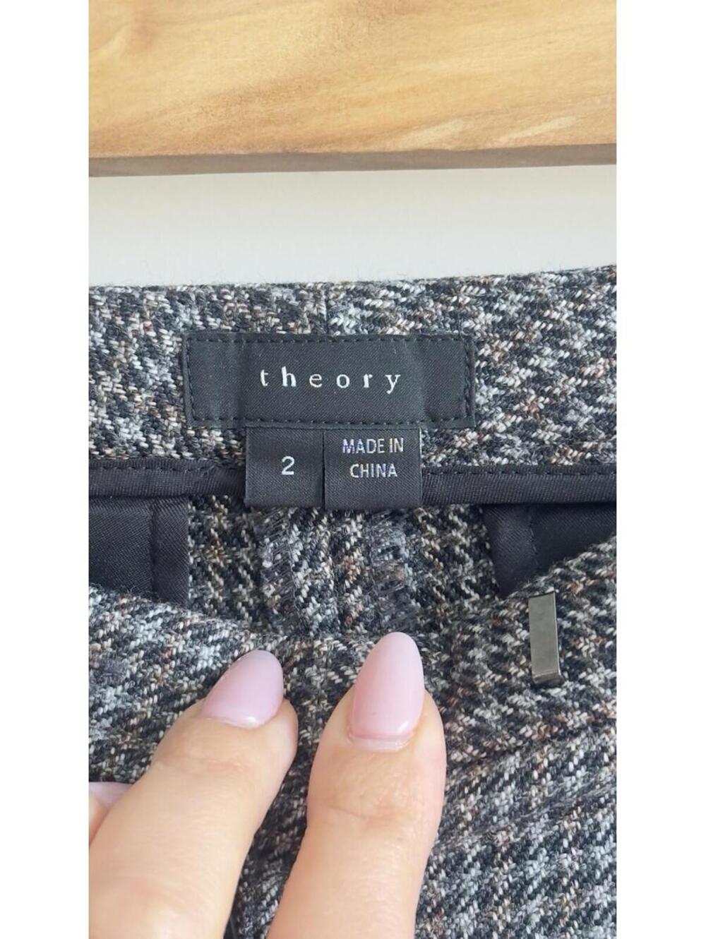 Theory Wool Plaid Ankle Pants Cuffed Trousers Size 2 Gray Brown Tailored - Picture 3 of 9